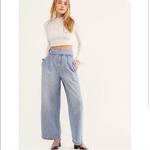 Free People high rise wide leg jeans with attached belt. Size 8.